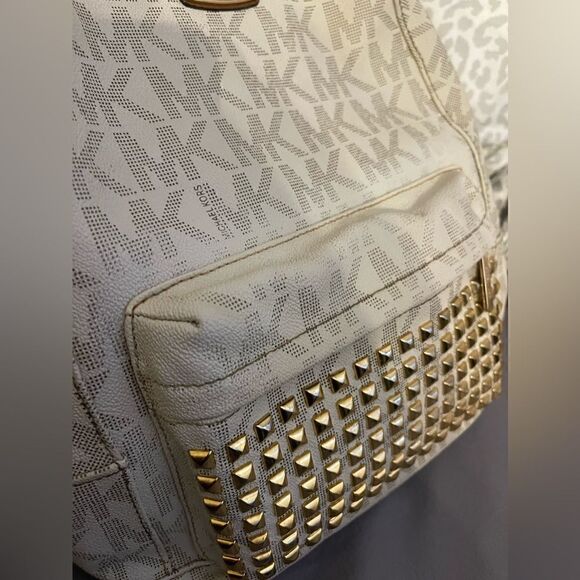 MK michael kors RHEA studded fullsize backpack cream,white tan leather gold guc - Picture 4 of 14